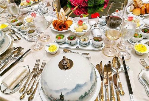 從國宴廳到聚光燈下 中國最貴服務員姚碧的服務人生